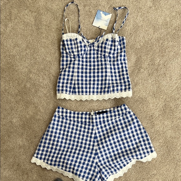 Adorable Set - Picture 3 of 3